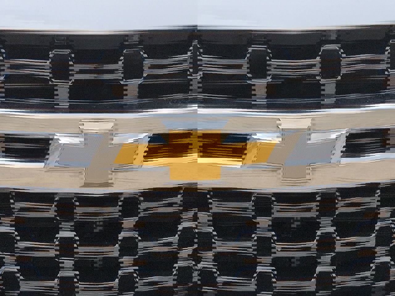 Used 2023 Chevrolet Suburban LS w/ Driver Alert Package image 5