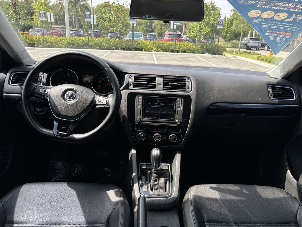 Used 2017 Volkswagen Jetta SEL FWD image 14