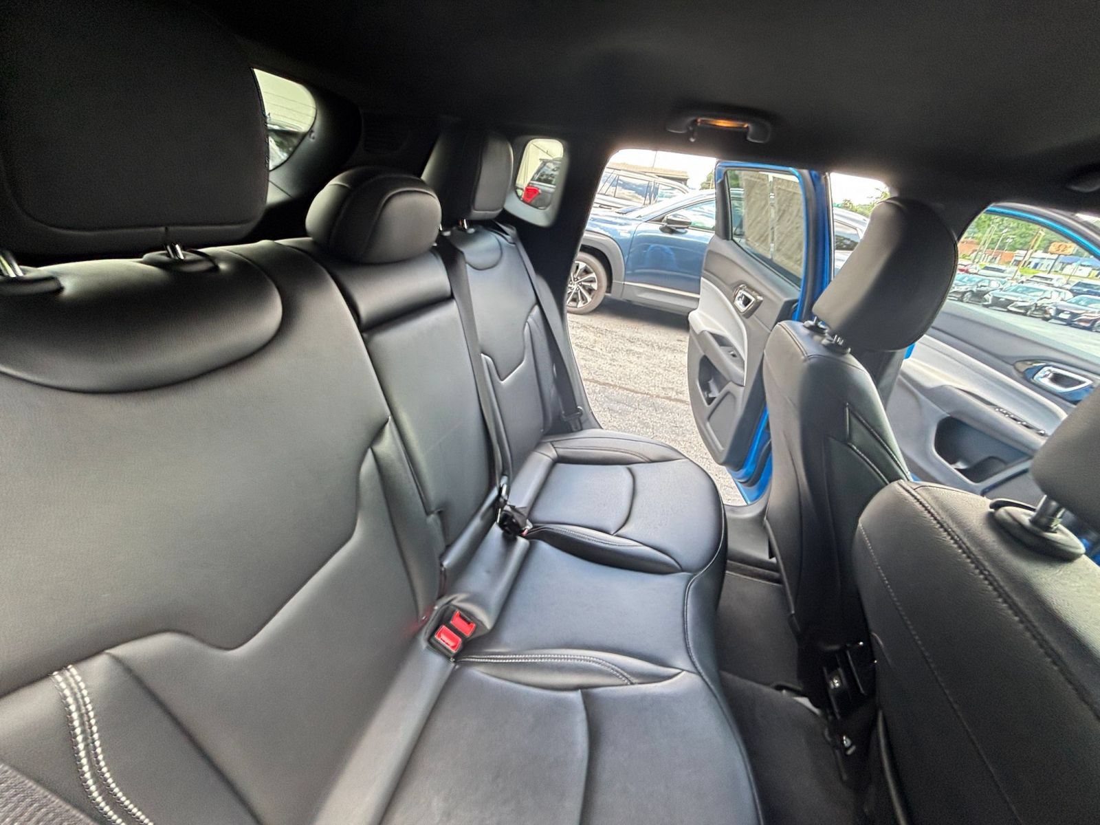Used 2025 Jeep Compass Limited AWD/4WD image 32