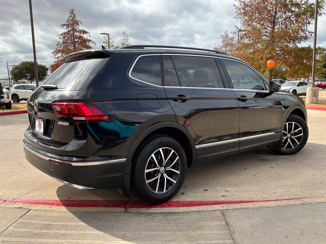 Used 2021 Volkswagen Tiguan SE FWD image 6