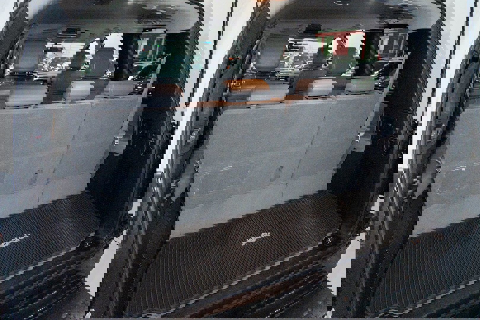 Used 2010 Toyota Sequoia Limited image 38