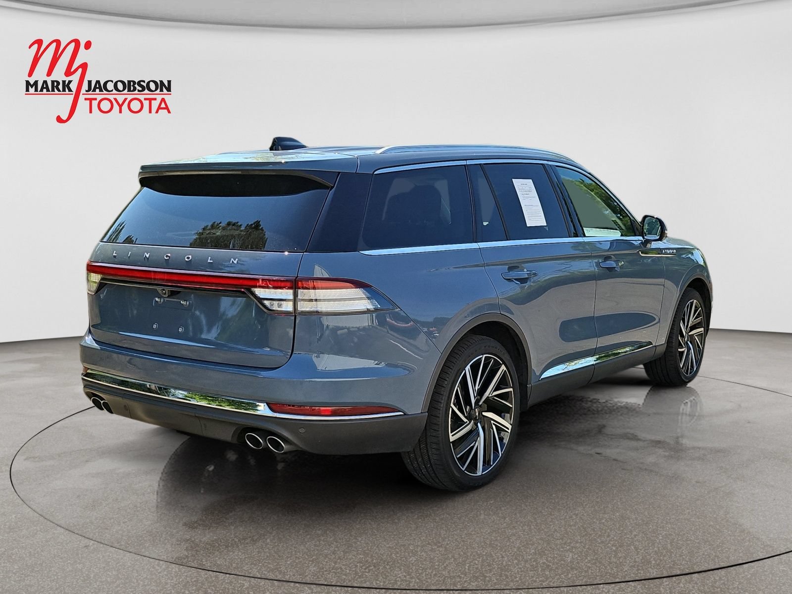 Used 2025 Lincoln Aviator Reserve w/ Equipment Group 201A AWD/4WD image 5