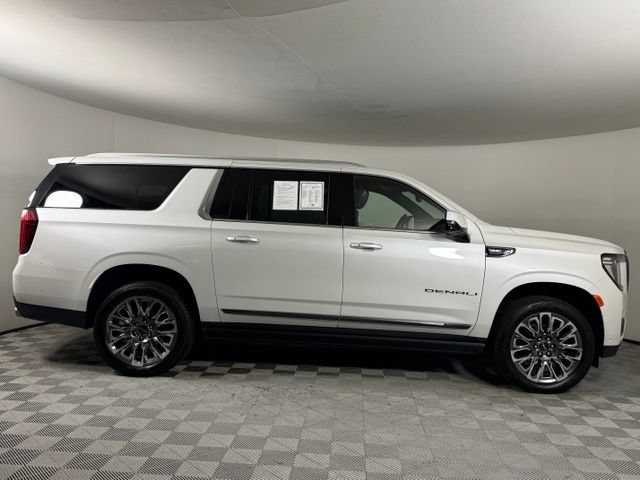 Used 2023 GMC Yukon XL Denali Ultimate w/ LPO, Floor Liner Package AWD/4WD image 9