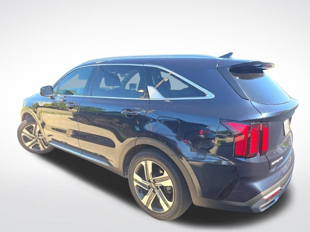 Used 2023 Kia Sorento EX w/ Panoramic Sunroof Package AWD/4WD image 2