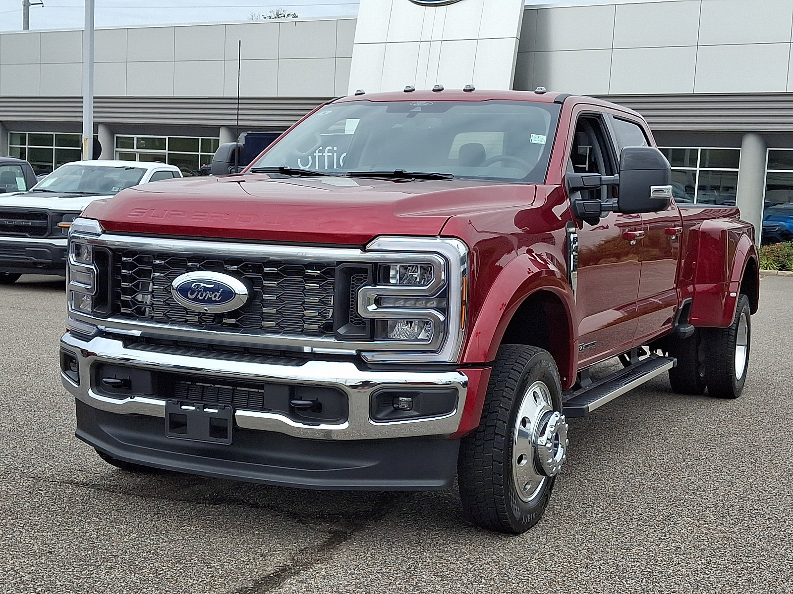 Used 2026 Ford F450 Lariat AWD/4WD image 4