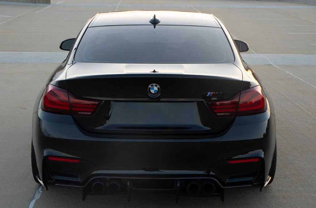 Used 2020 BMW M4 Coupe w/ Competition Package RWD image 9