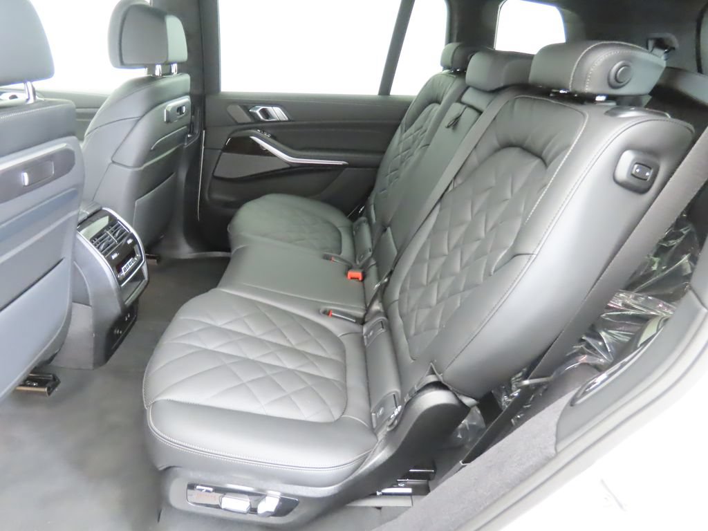Used 2026 BMW X7 xDrive40i AWD/4WD image 22