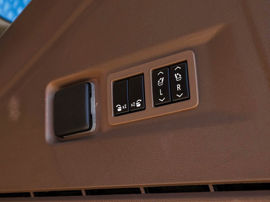 Used 2022 GMC Yukon Denali image 39