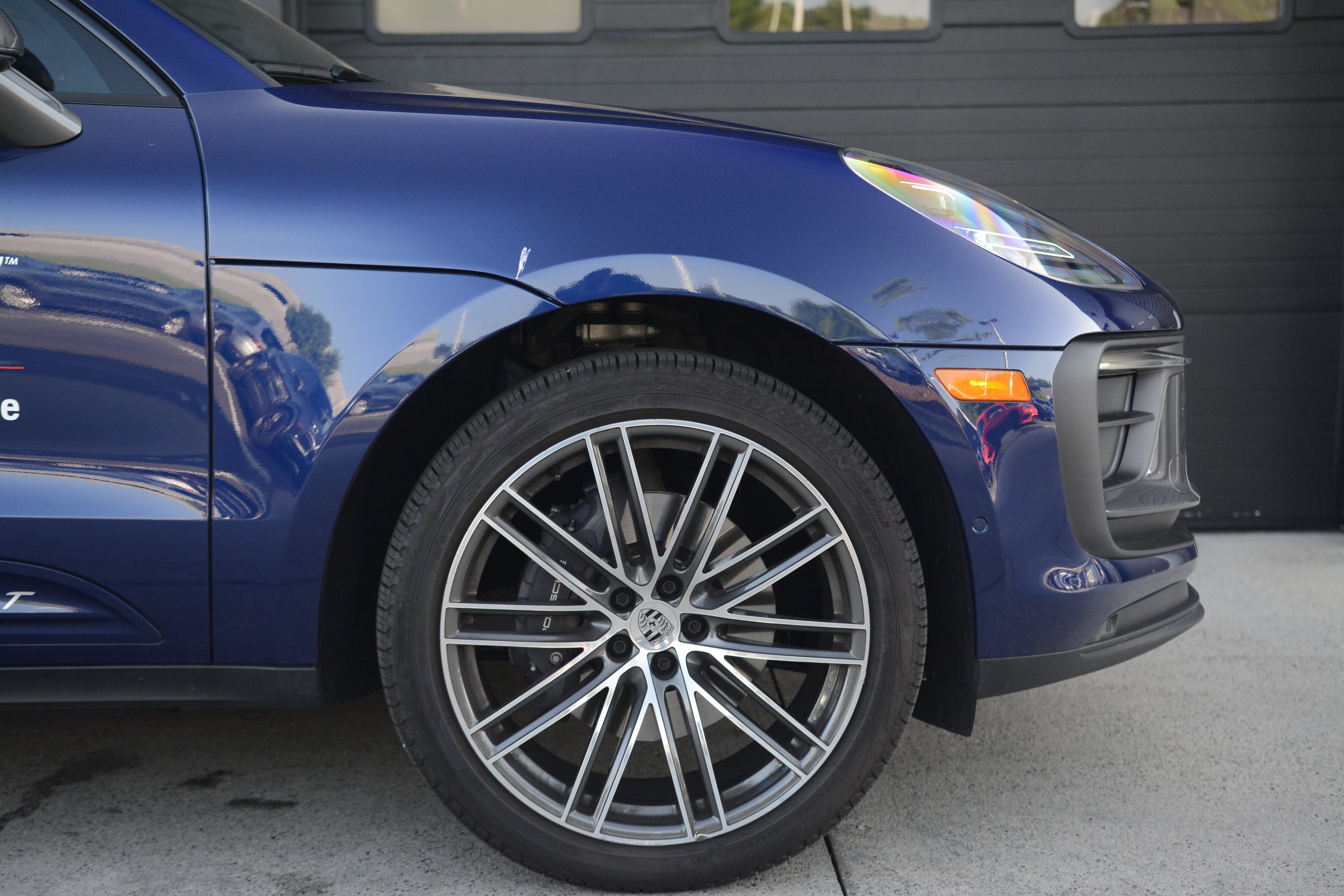 Certified 2026 Porsche Macan Turbo AWD/4WD image 3