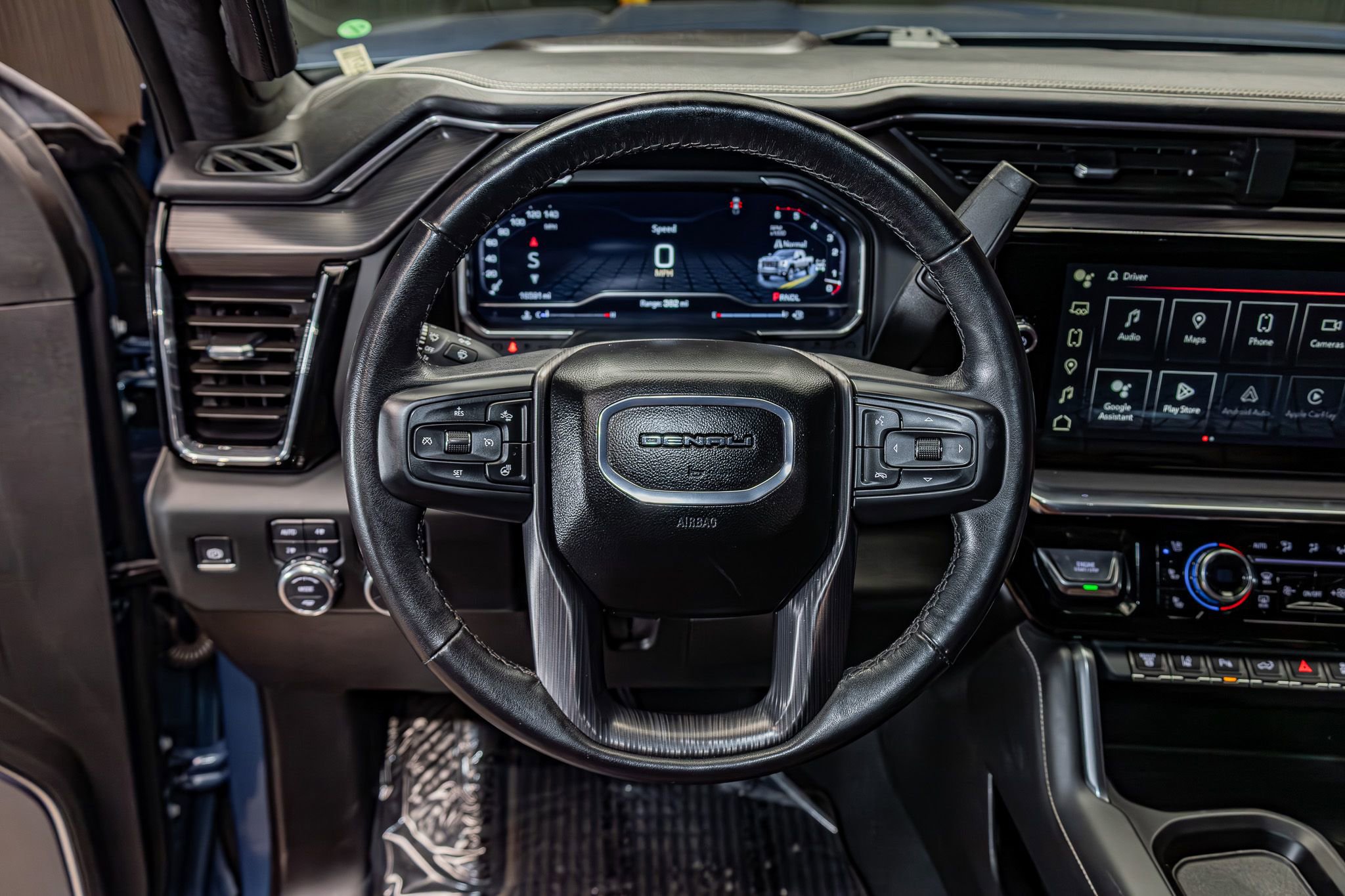 Used 2024 GMC Sierra 2500 Denali Ultimate w/ Max Trailering Package AWD/4WD image 19