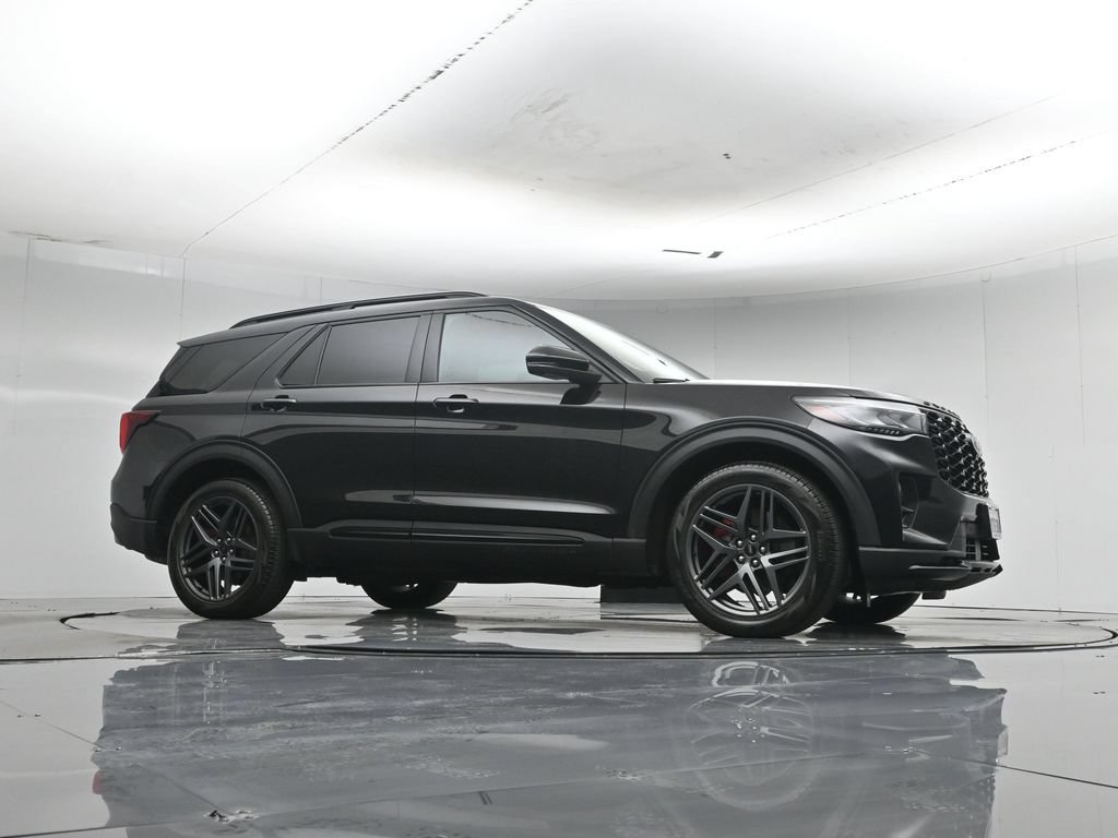 Used 2025 Ford Explorer ST RWD image 50