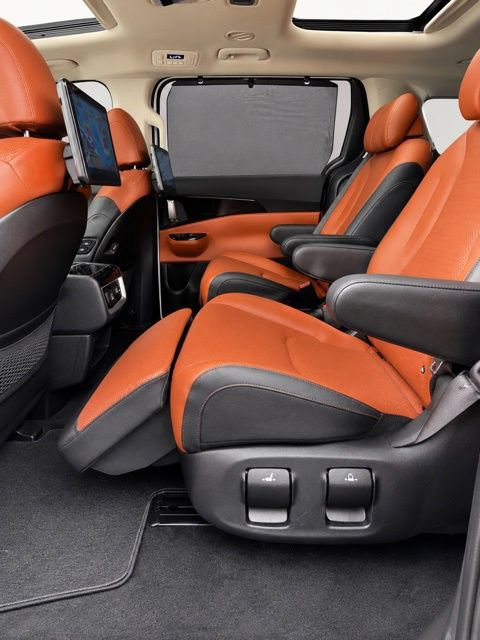Used 2024 Kia Carnival SX Prestige FWD image 18