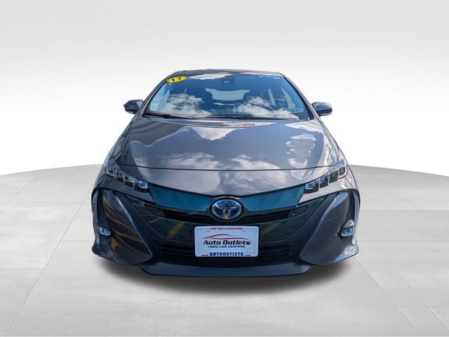 Used 2017 Toyota Prius Prime Advanced FWD image 2