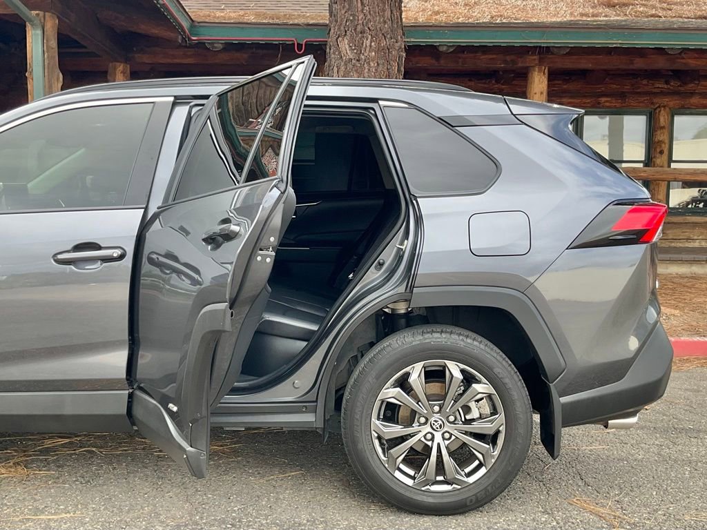 Used 2024 Toyota RAV4 XLE Premium image 41