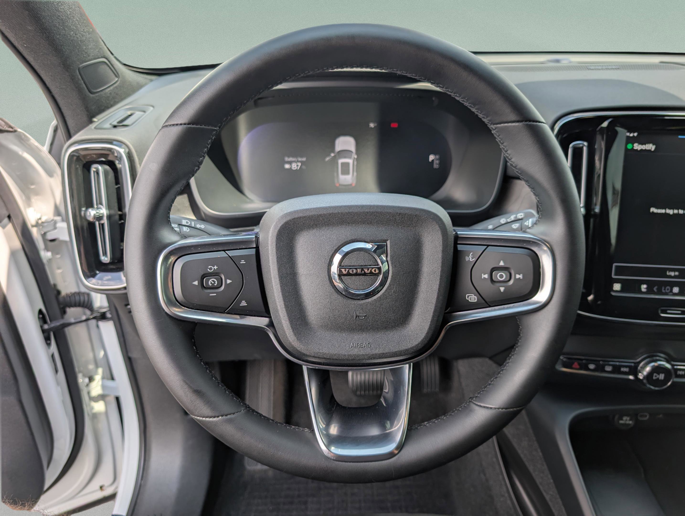 Used 2023 Volvo XC40 Recharge Ultimate w/ Protection Package Premier image 25