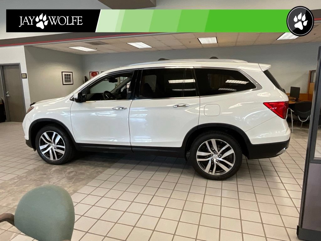 Used 2017 Honda Pilot Touring image 4
