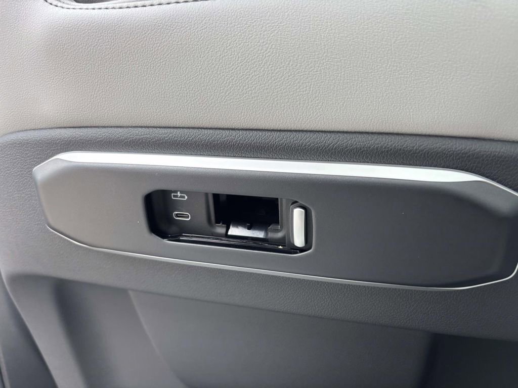 New 2026 BMW X5 xDrive40i w/ M Sport Package image 32