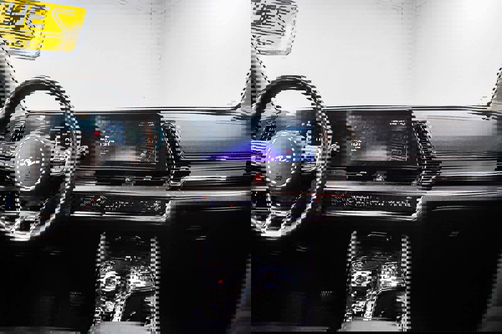 Used 2023 Kia Sportage EX image 13