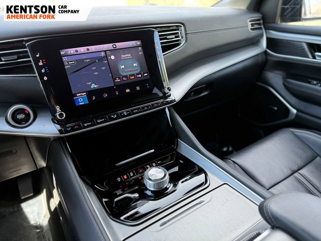 Used 2025 Jeep Wagoneer 4WD image 27