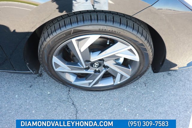 Used 2025 Hyundai Elantra Limited image 29
