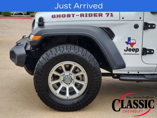Used 2025 Jeep Wrangler Sport AWD/4WD image 19