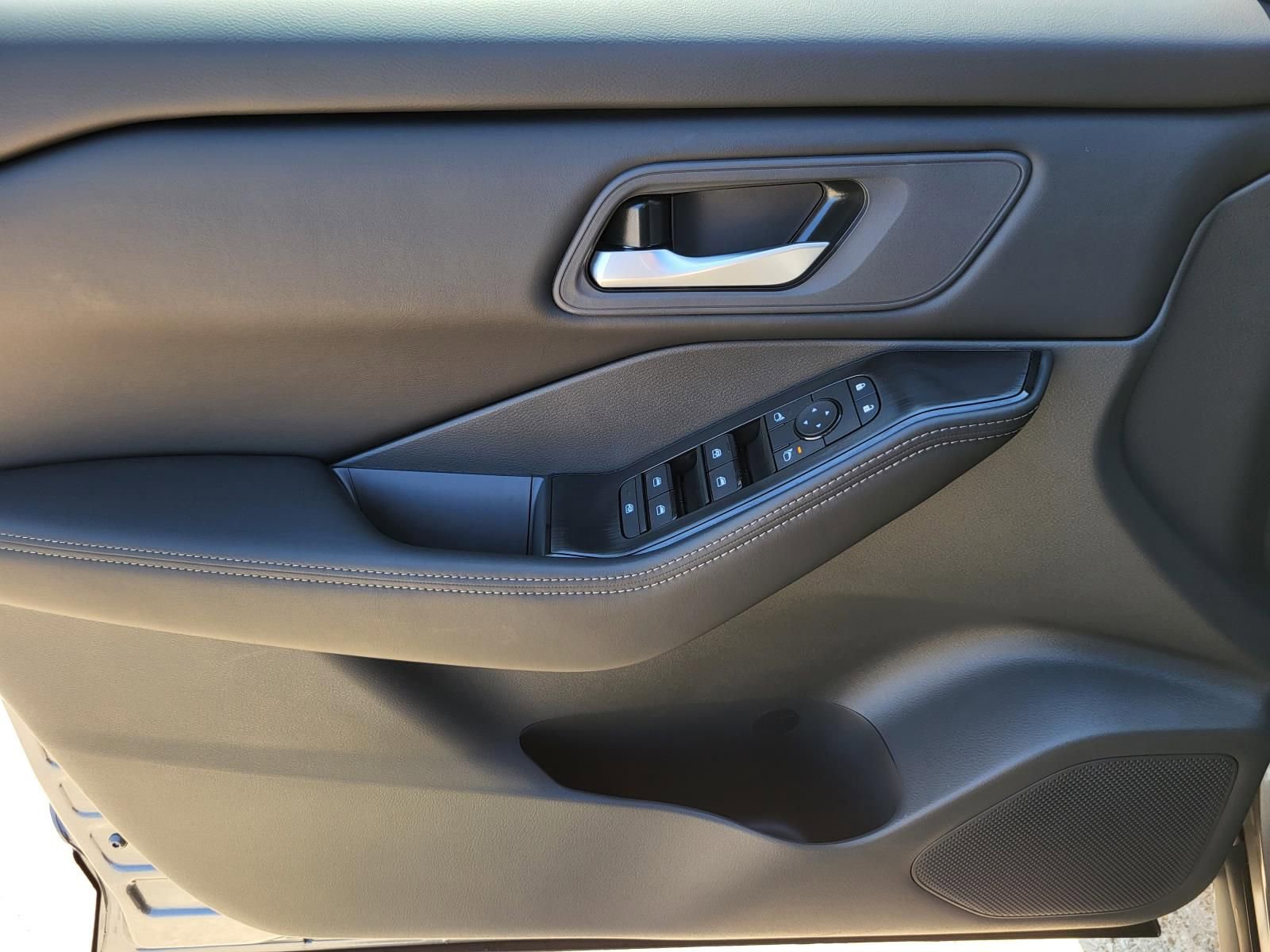 New 2026 Nissan Rogue SV image 17