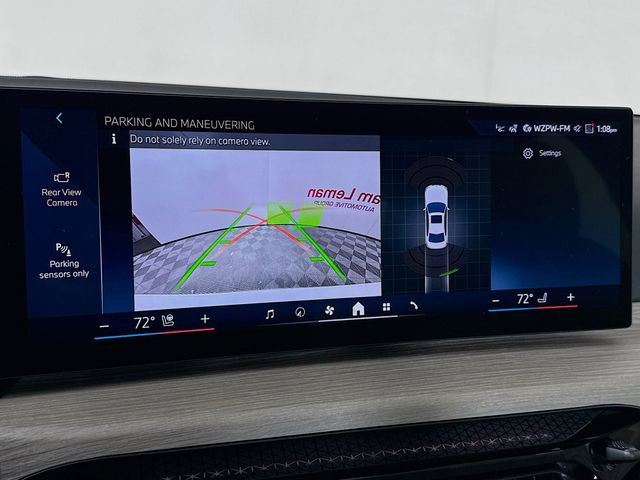 Used 2025 BMW 330i xDrive Sedan w/ Premium Package image 14