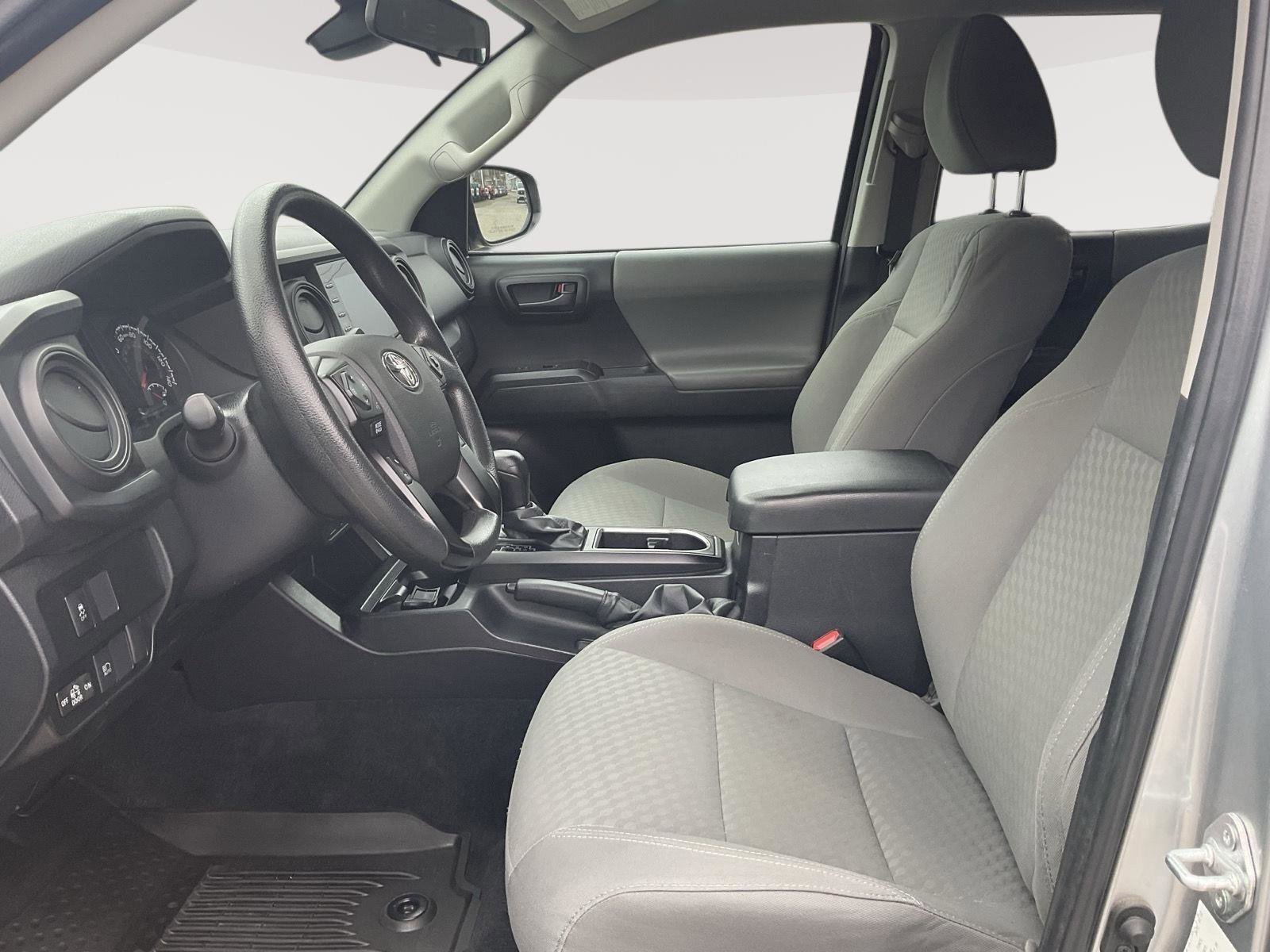 Used 2022 Toyota Tacoma SR image 12