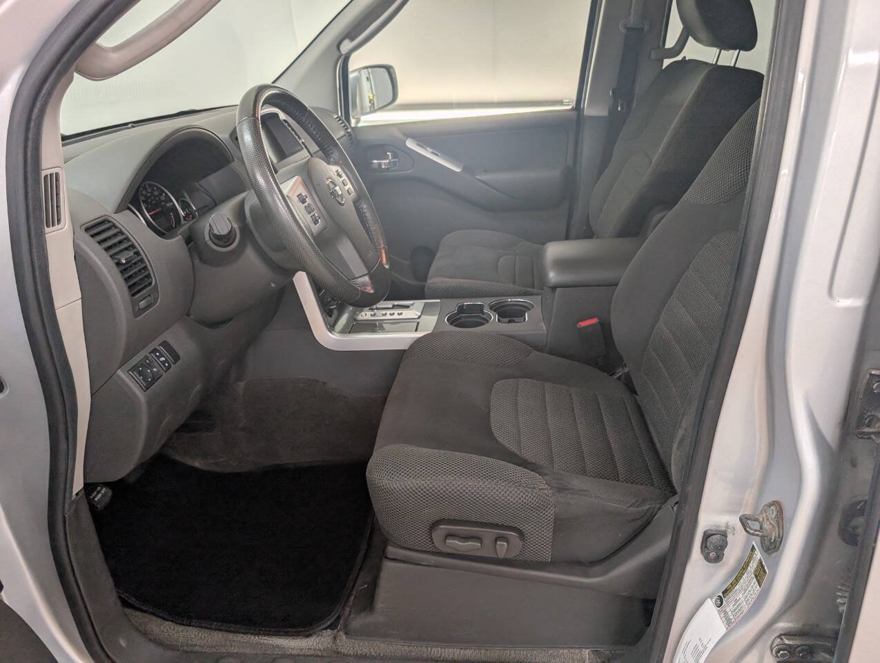 Used 2011 Nissan Pathfinder S AWD/4WD image 7