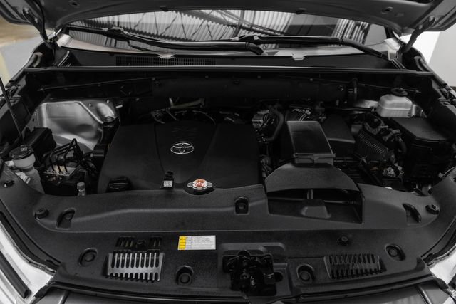 Used 2019 Toyota Highlander XLE image 35
