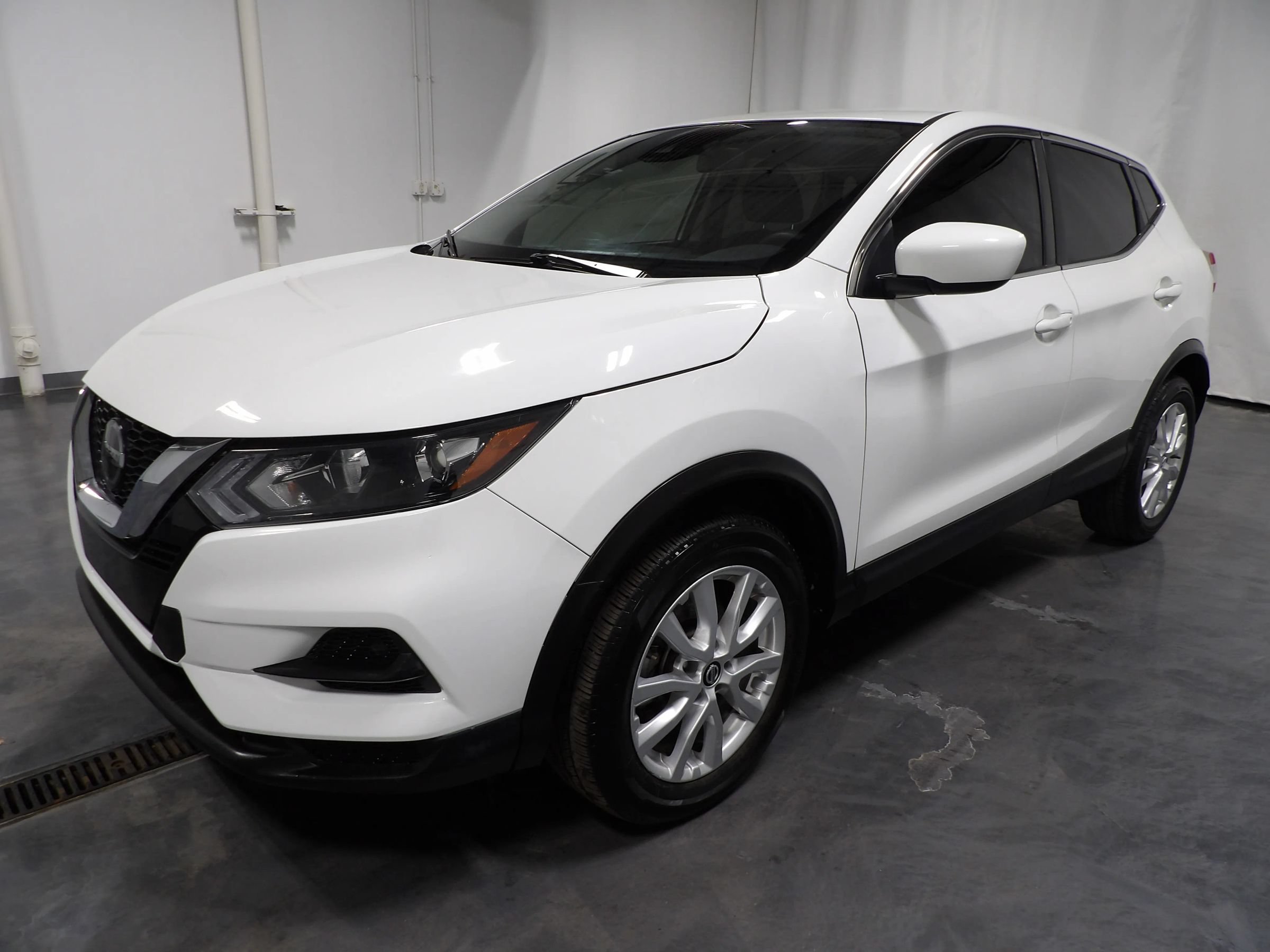 Used 2022 Nissan Rogue Sport S FWD image 4