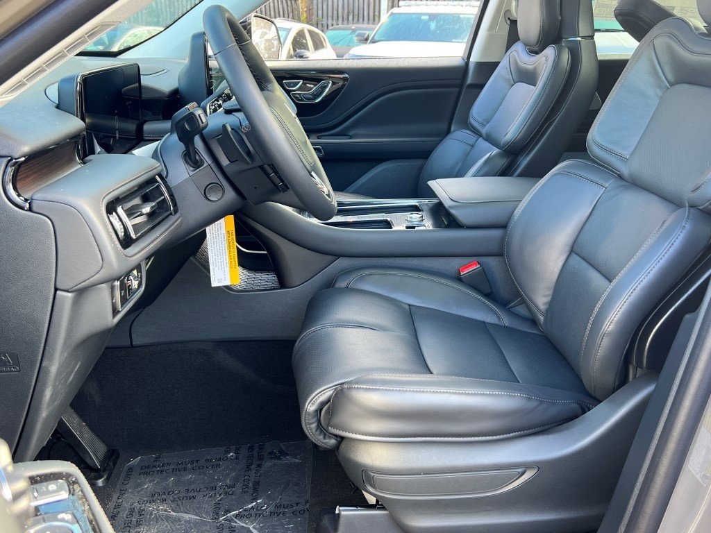 New 2026 Lincoln Aviator Reserve w/ Luxury Package image 17