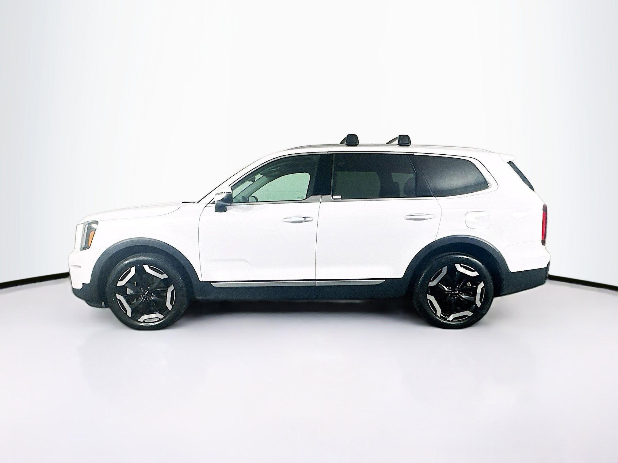 Used 2025 Kia Telluride S image 4