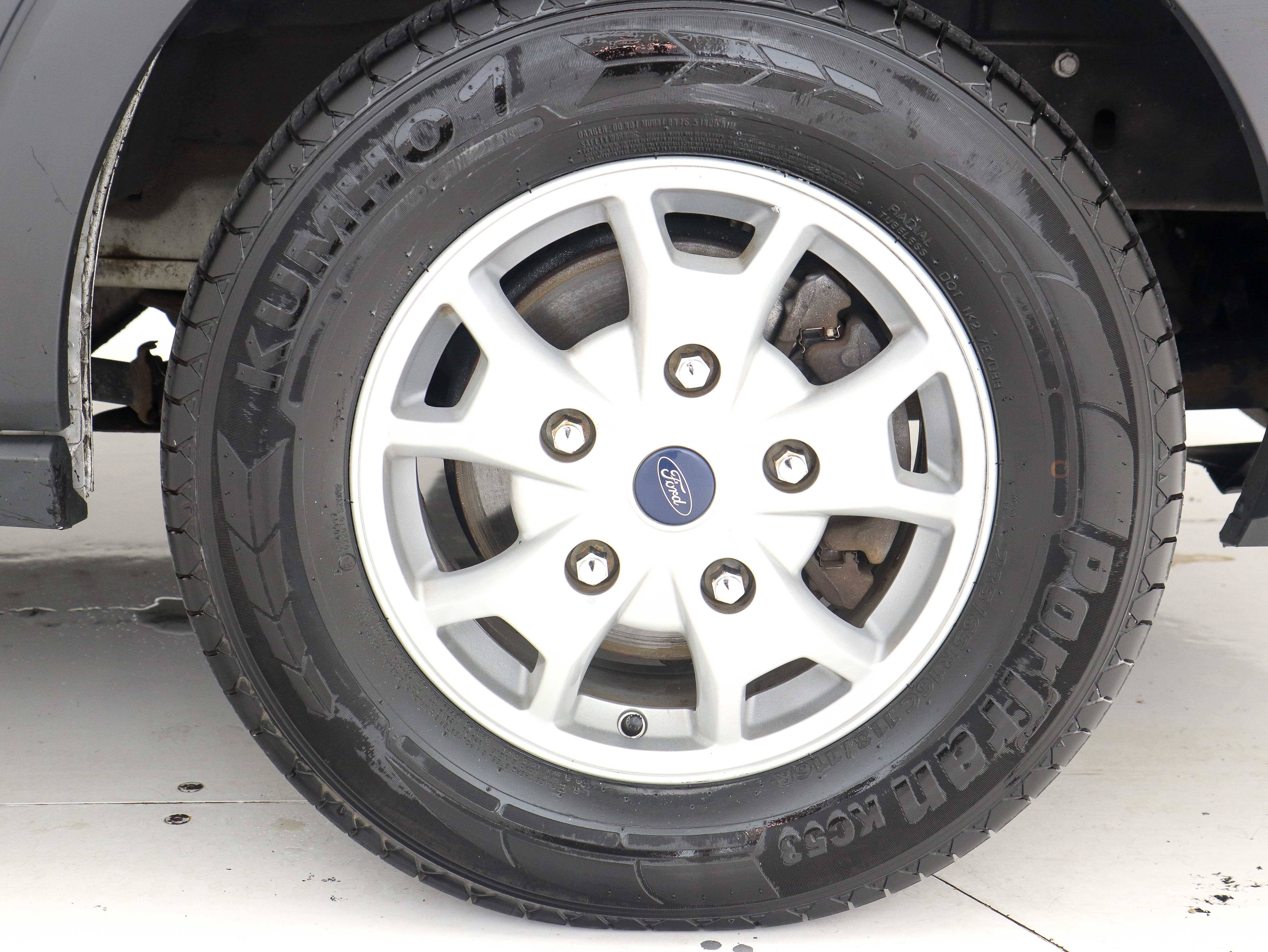 Used 2016 Ford Transit 150 XLT image 32