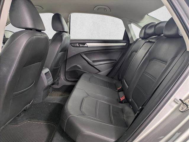 Used 2012 Volkswagen Passat 2.5 SE image 21