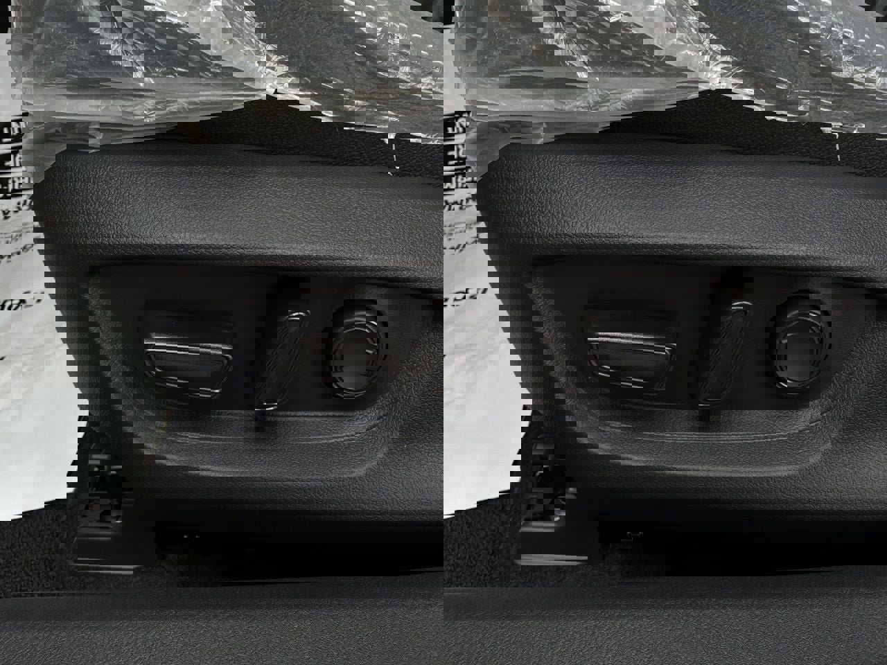 New 2026 Toyota Camry SE image 10