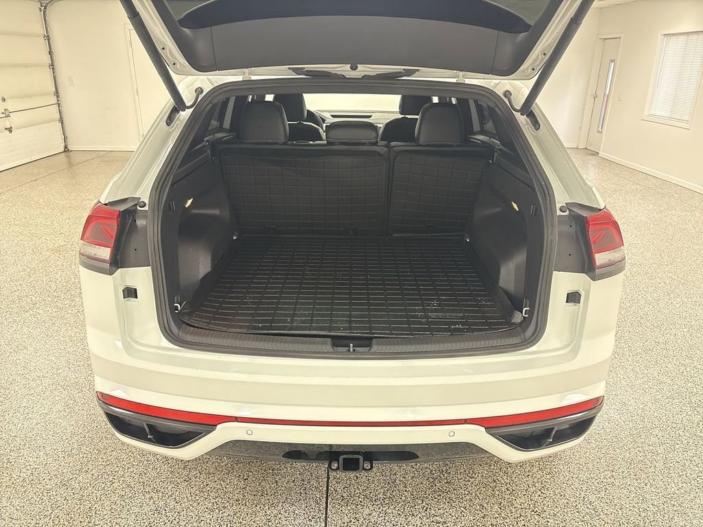 Used 2022 Volkswagen Atlas Cross Sport SEL R-Line image 29