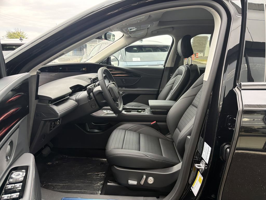 New 2026 Lincoln Nautilus Reserve w/ Jet Appearance Package image 5