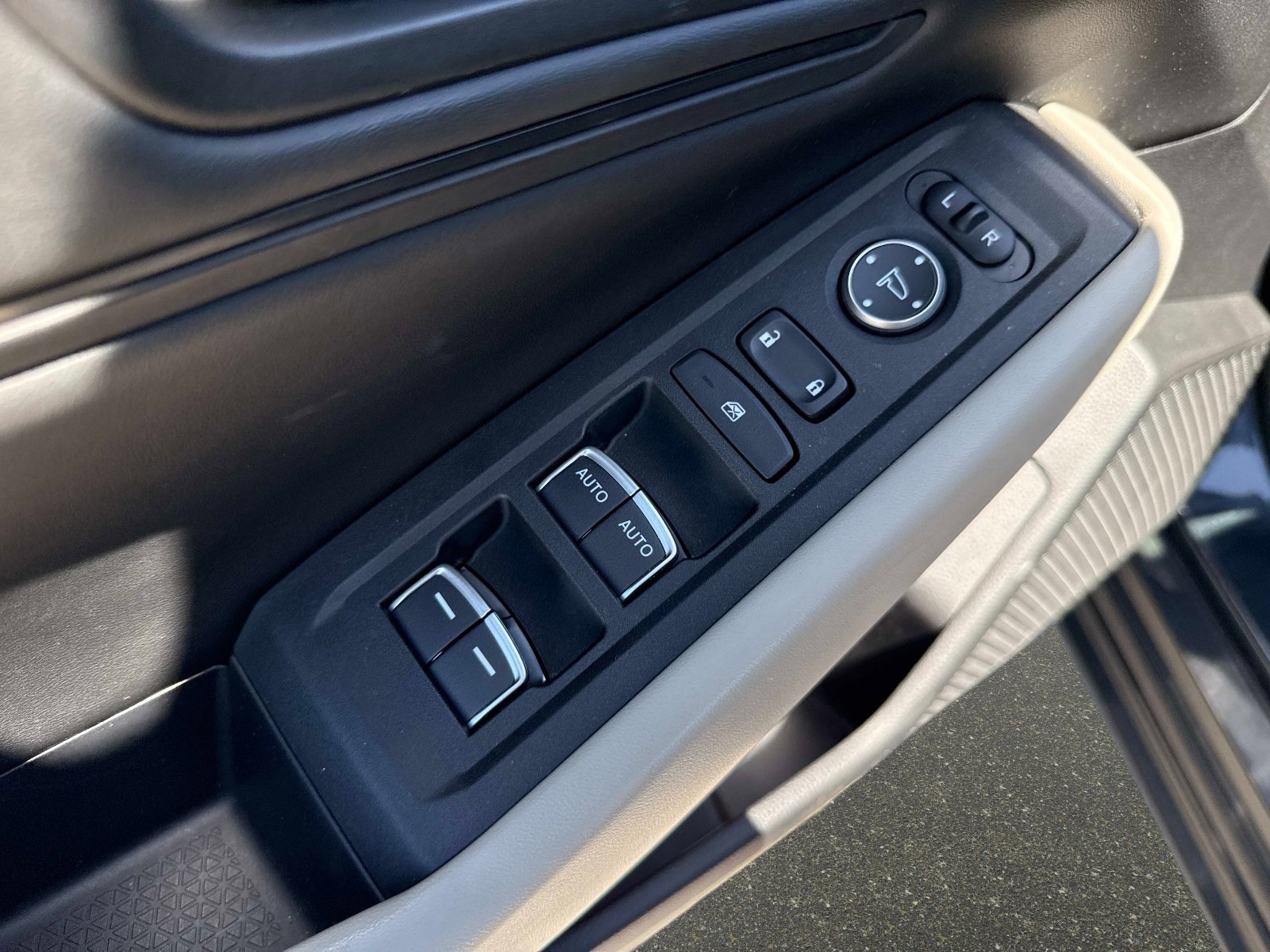 Used 2023 Honda Accord EX image 16