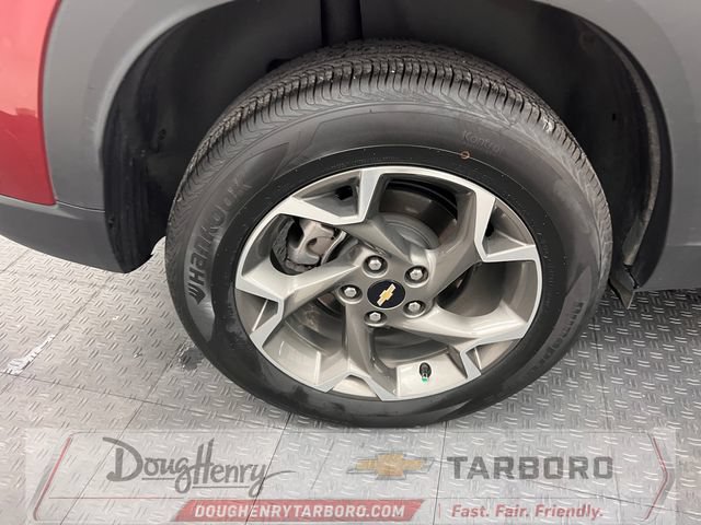 Used 2025 Chevrolet Trax LT FWD image 17