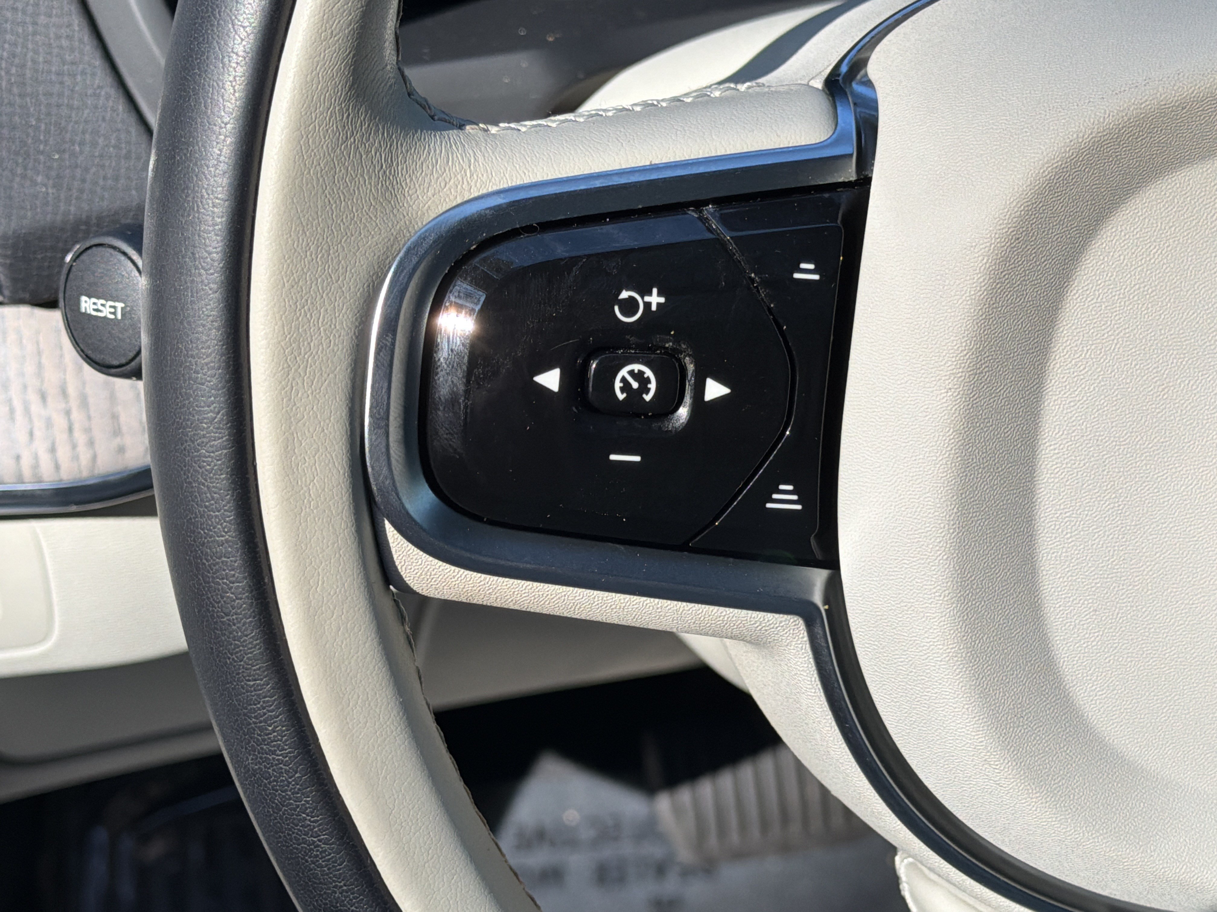 Certified 2024 Volvo XC90 T8 Plus w/ Protection Package AWD/4WD image 19