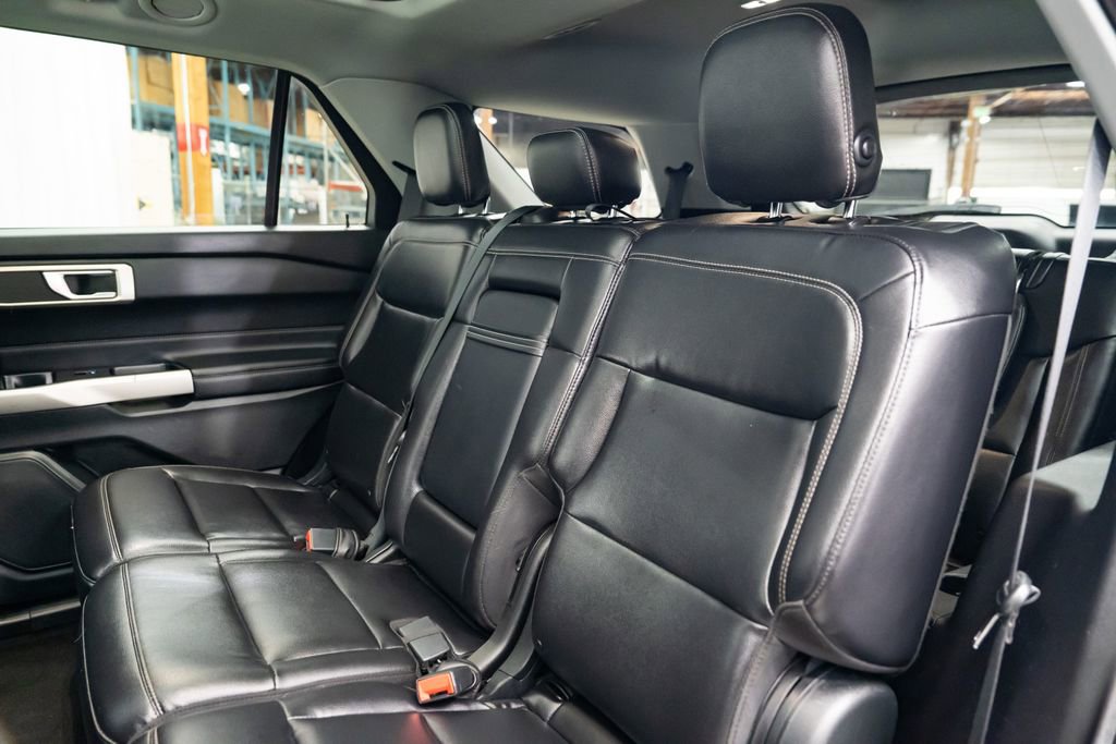 Used 2020 Ford Explorer XLT w/ Equipment Group 202A image 28