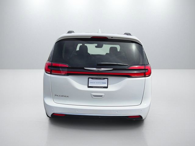 Used 2022 Chrysler Pacifica Touring-L FWD image 9