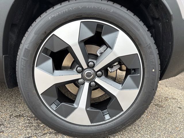 New 2026 Volvo XC40 B5 Plus w/ Protection Package Premier AWD/4WD image 5