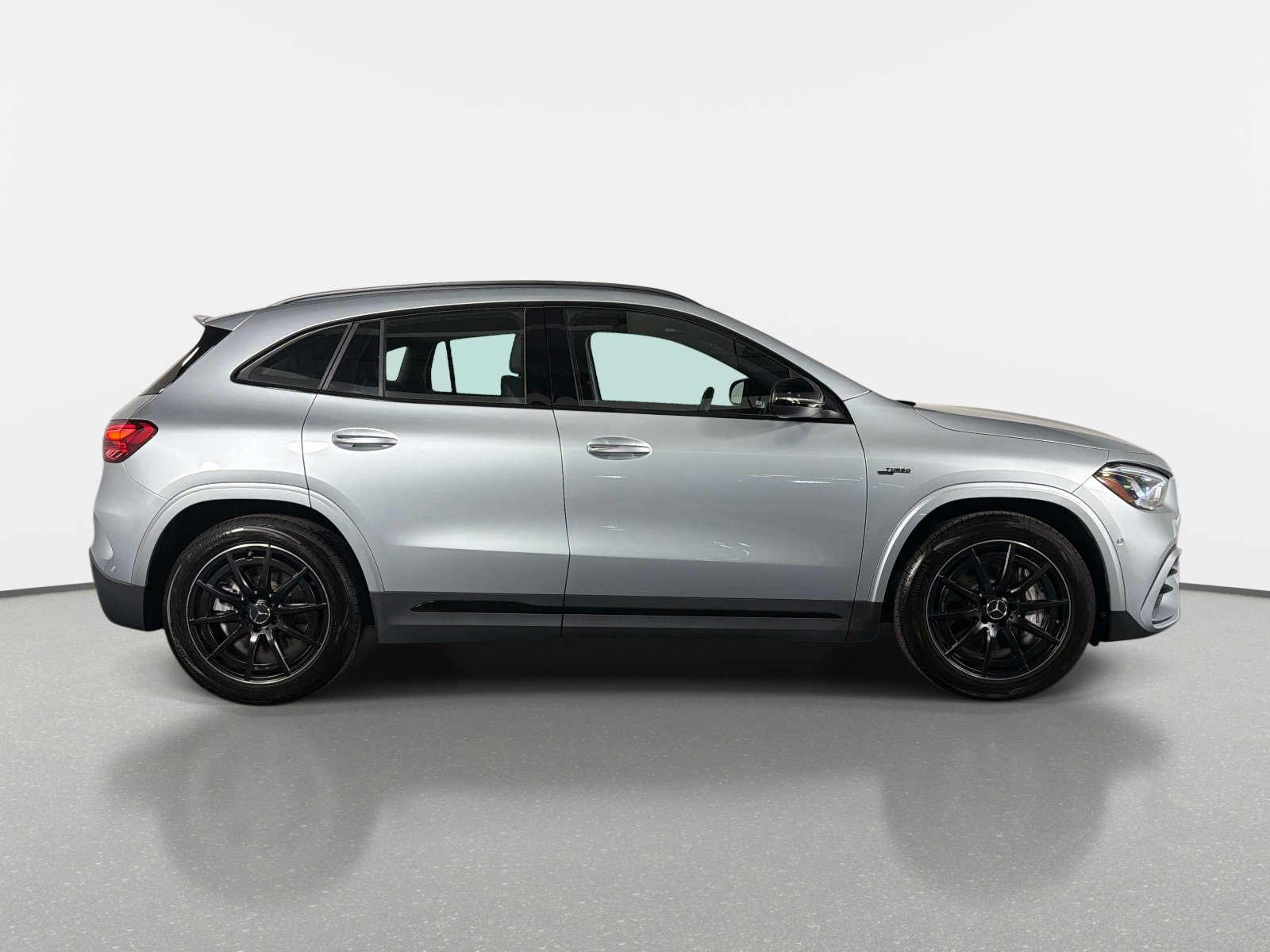 Used 2025 Mercedes-Benz GLA 35 AMG 4MATIC image 2