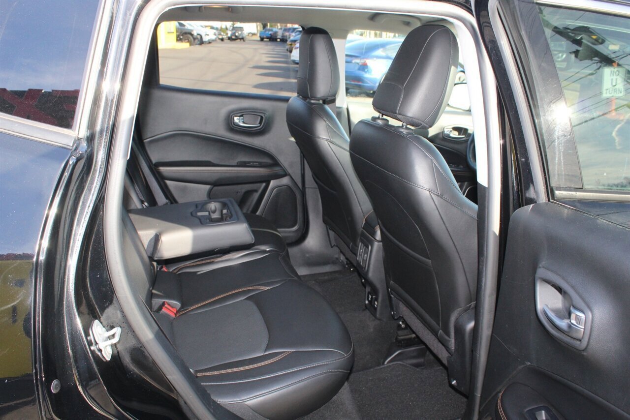 Used 2018 Jeep Compass Limited AWD/4WD image 14