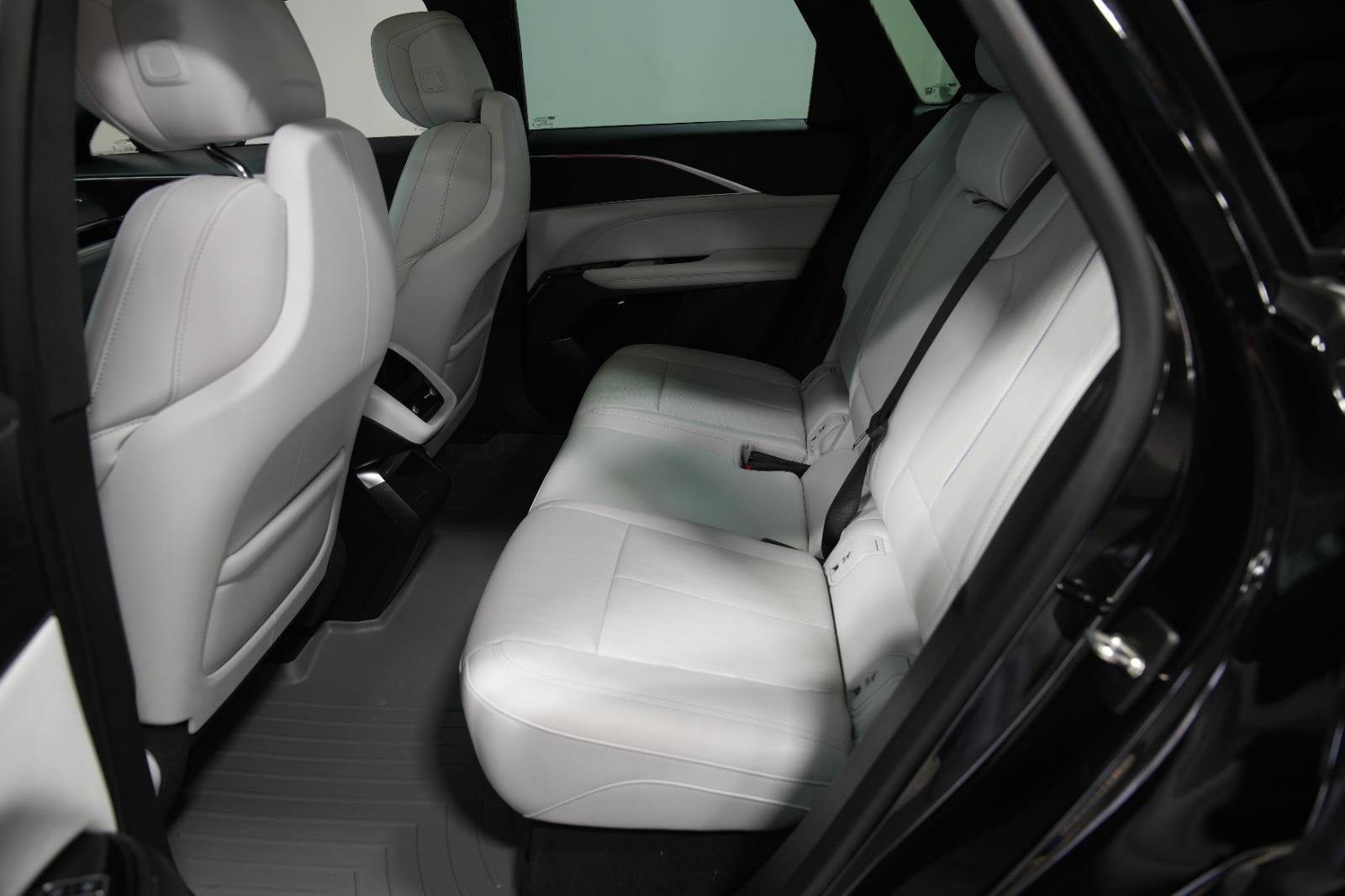 Used 2024 Cadillac Lyriq Luxury image 22