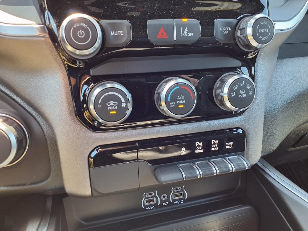 New 2026 RAM 1500 Big Horn AWD/4WD image 9