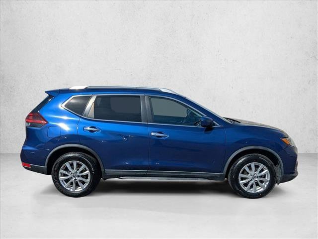Used 2018 Nissan Rogue SV image 4