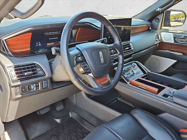 Used 2024 Lincoln Navigator L Reserve AWD/4WD image 10